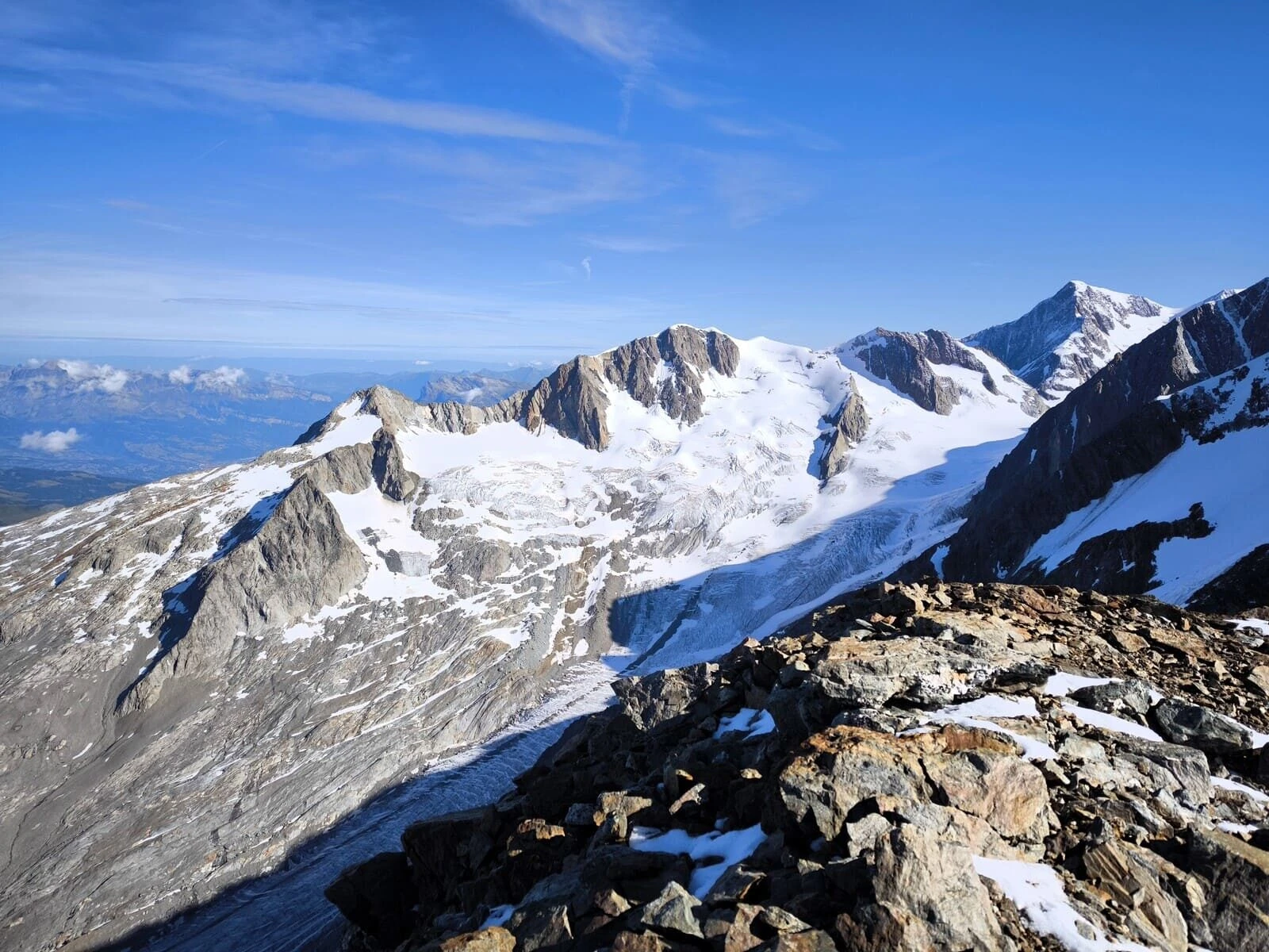 Refuge Robert Blanc ved foden af Aiguille des Glaciers