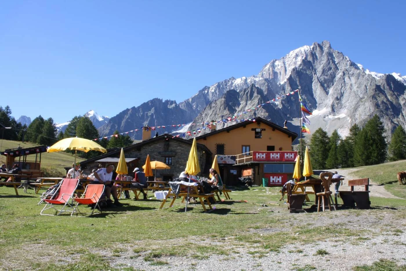 Rifugio Maison Vieille ved Col Chécrouit, med udsigt til Grandes Jorasses