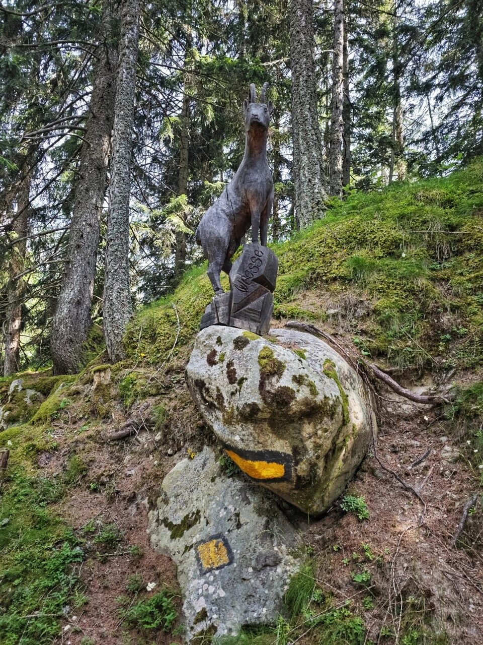 Gemseskulptur på stien mellem Praz-de-Fort og Champex